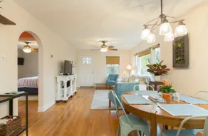 Der blaue Bungalow in im Stadtzentrum gelegenem Weaverville - Image 3