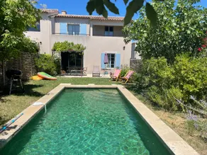 Delightful three-bedroom villa with pool - Image 4