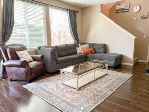 Clovis Large 3 Bedroom Family Home with Crib - Image 2