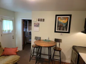 Delightful Westside Guesthouse - Image 5