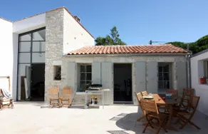 ”La Grange” House – Spacious and Bright - Image 5