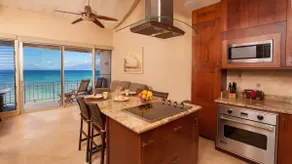 True luxury condo 20 ft from water Pikake with A/C - Image 4