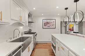 AWESOME location, Renovated beautifully - Image 5
