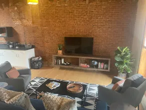 Franklin's Urban Retreat in the heart of downtown - Image 5