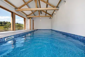 Large Luxury House with Heated Pool, Hot Tub, Cinema close to coast near Shaldon - Image 2