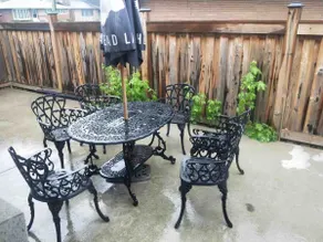 Cozy bungalow with 5 bedrooms nearby Niagara Falls - Image 2