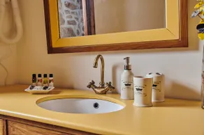 Casa de Louredo - rural tourism - Yellow Suite - Image 5