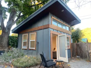 Heart of Downtown•HotTub•BBQ.Backyard•EV+Parking - Image 3