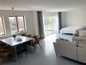 90 sqm apartment furnished for socializing - Image 4