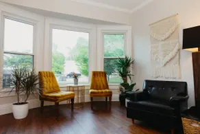 Lavish Lakeside Historic Downtown Home-Beach 1.5mi - Image 2