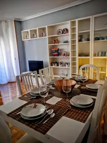 Spacious, close to downtown, with free garage - Image 2