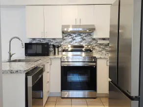 2BR/1BA – Comfortable and modern - Image 4