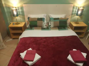Spacious Cosy Apt (up to 5 guests) - Image 3