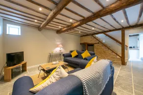 Beautiful Grade II Listed Barn Conversion - Image 4
