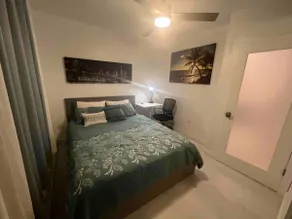 Bright Modern Private Apartment - Image 2