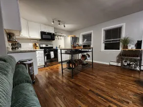 LargeCLEAN 2bd 1Ba * Wi-Fi * ParkFREE * SpiralStairs - Image 3