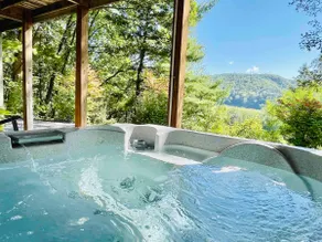 The Woodland House|comfy mtn home, hot tub, view - Image 3