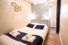 Pont Neuf – Renovated Art Deco 2-bedroom + 2 bathrooms - Image 5