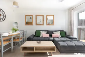 Albatross House - Comfy Home with Parking - Image 4