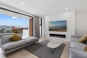 luxurious 4 Bedroom Ocean View Holiday House - Image 5