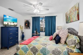 King Bed Near Pickleball, Beach & Downtown - Image 3