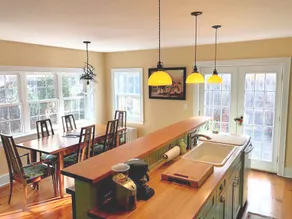 Bungalow Hudson - steps from Warren w/ huge patio! - Image 2