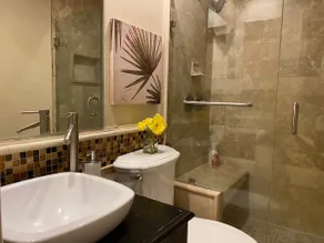 Spacious Casa Del Norte-1 mile from Mall - Image 4