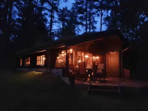 Timberhouse near beautiful lake Sommen - Image 2