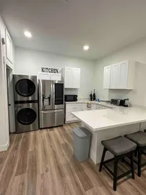 Private modern guest house - Image 2