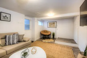 CY3 Icing on the Cake--Chic DT Basement Unit - Image 3