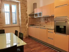 Apartment in the center of Pula with balcony - Image 3