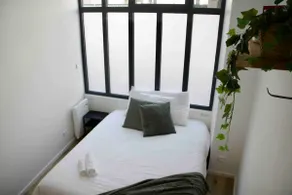 Beautiful Brick Wall apartment Paris, Sleeps 9 - Image 4