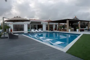 Luxurious Beach House - Private Pool Golf & Marina - Image 2