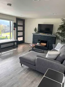Relaxing Cozy Home with Great Lake Views - Image 3