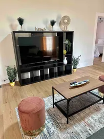 Beautiful Contemporary 2BDR - Image 4