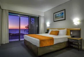Oceanview 1 Bed Apartment @ Quality Resort Sorrento Beach - Image 2