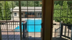 3-bedroom house with pool next to stream & river - Image 3