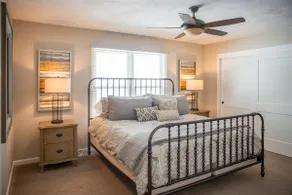Spacious Executive 2BR Home Near Shopping & Dining - Image 3