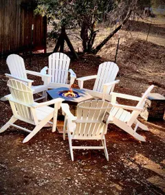 Cute & Cozy w/ Arcades, outdoor movies & fire pit - Image 3