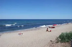 Beachfront, fully equipped apartment, 4 people - Image 2