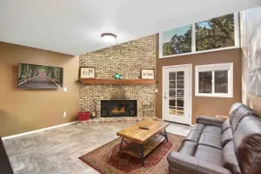 Flagstaff 4BR | Hot Tub, Pool Table, Arcade - Image 4