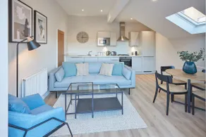 Host & Stay - Skyline Apartment - Image 2