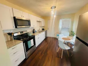 Freshly remodeled fully equipped stay here! - Image 3