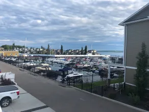 Sylvan Lake Marina View Townhome – AB, Canada - Image 5