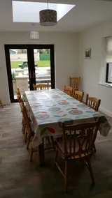 5 bedroomed Town house in Village Centre - Image 5