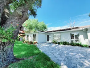 Immaculate Home with Private Pool and Patio - Image 4