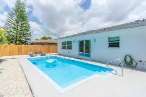 New Vacation Home, Heated Pool, Tennis, Basketball - Image 3