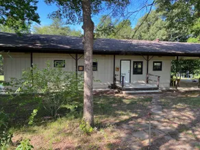 The Buss House - Private Cabin on Shoal Bay Lake - Image 3