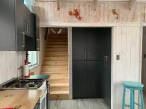 Amazing and Spacious Seaside Cabin - Image 5