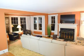 Gather in historic home - sleeps 8. A/C & EV - Image 2